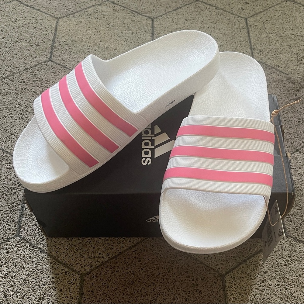 ADIDAS Women’s Adilette Aqua Sport Slides, Size 6, White/Rose